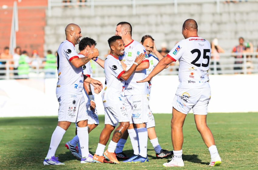  Time de Adriano vence com goleada; veja os lances do Jogo das Estrelas