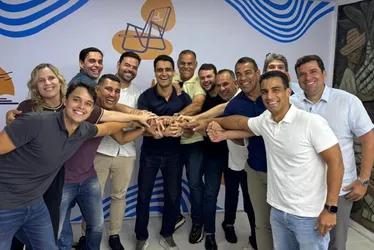  JHC rompe com PL, será candidato ao governo e não cede a pressão de Lira