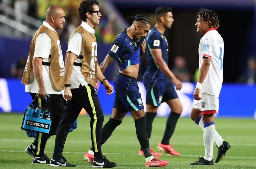  PVC revela novo problema para Ancelotti após vitória do Brasil: 'Já são seis baixas pela direita'